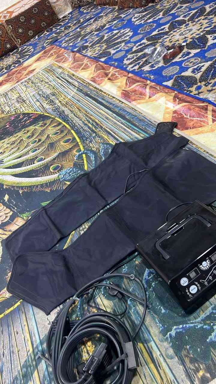 جهاز ضغظ سوائل جسم صناعه الماني 
جديد شغال وكل ملحقاته موجوده 
سعر 650 الف 
العنوان البصره 
الرقم ***********
