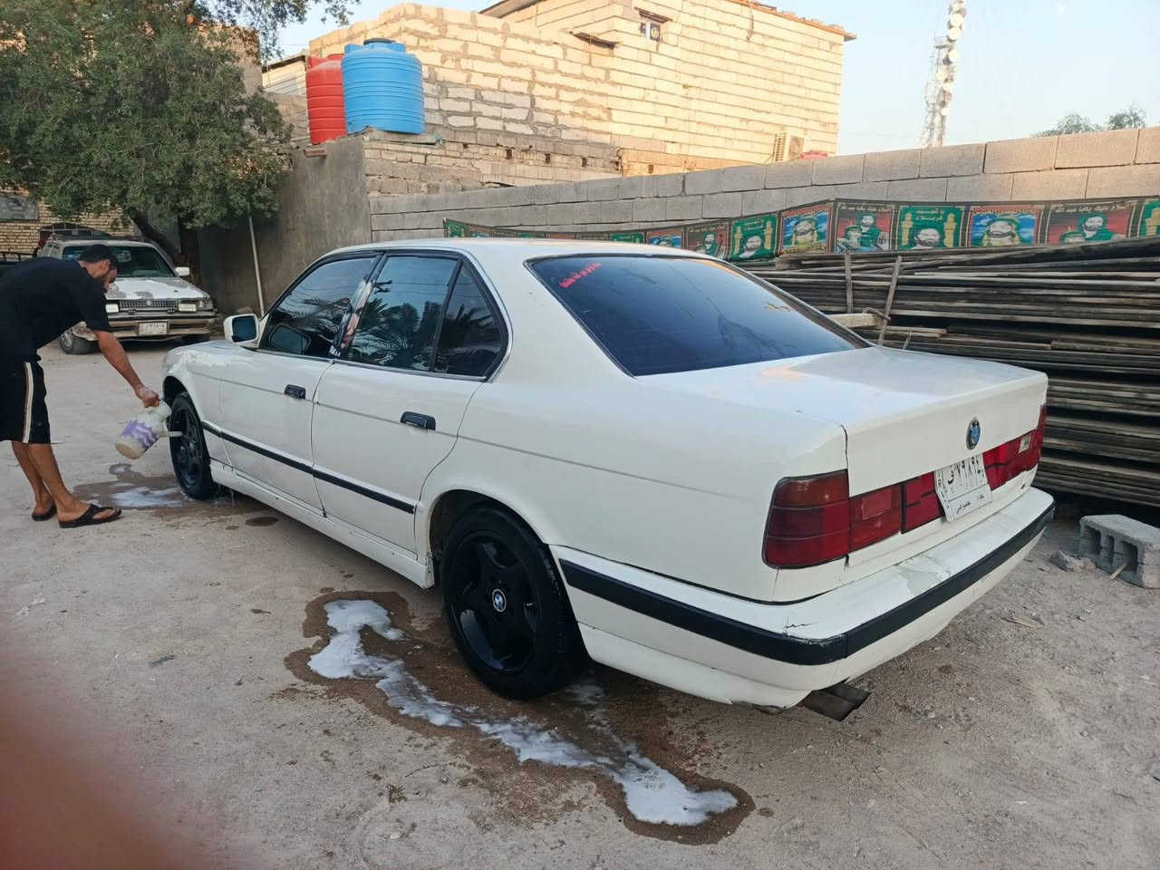 سلام عليكم بي ام للبيع
520رقم بغداد مكينه مسكر رقم ***********
