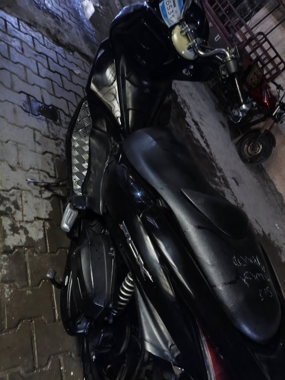 pcx محرك 150 يابانه 
دراجه بيها كلوب اصفر مشتغل و تصعد حماوه ابيع كوم حديد سعر مليون هاذا الرقم ***********
بغداد الكرخ
