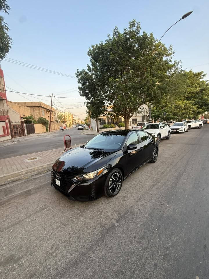 للبيع 

نيسان سنترا SV موديل 2024
• اللون: أسود ملكي 🖤
• المحرك: 2000 سي سي، 4 سلندر، تنفس طبيعي ✈️
• ناقل الحركة: أوتوماتيك 💯
• اقتصادية في استهلاك الوقود  ⛽️
• تشغيل بصمة
• دخول بصمة
• أبواب بصمة
• كاميرا خلفية
• نظام رادارات 360 درجة⁉️
• نظام مانع تصادم
• توقف ذاتي🚦
• تصميم عصري وجذاب
• مقصورة داخلية واسعة ومريحة👌🏻
• ثبات وأمان عالي على الطريق🚀
• قيادة سلسة وممتعة
مكاني بغداد العامريه 📍

السعر: مناسب جداً جداً 

📞 للتواصل والاستفسار: ***********
