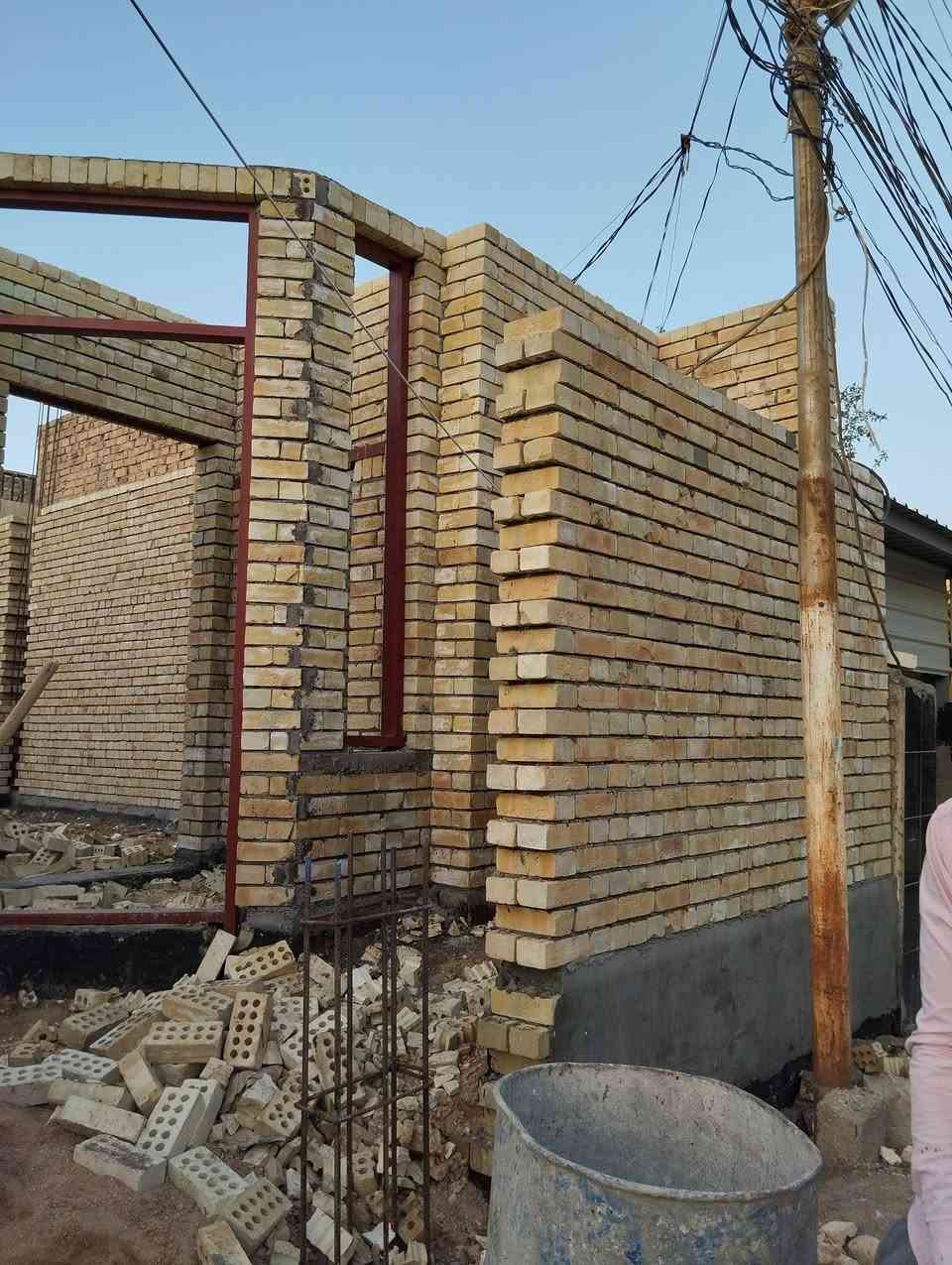 خلفه بناء