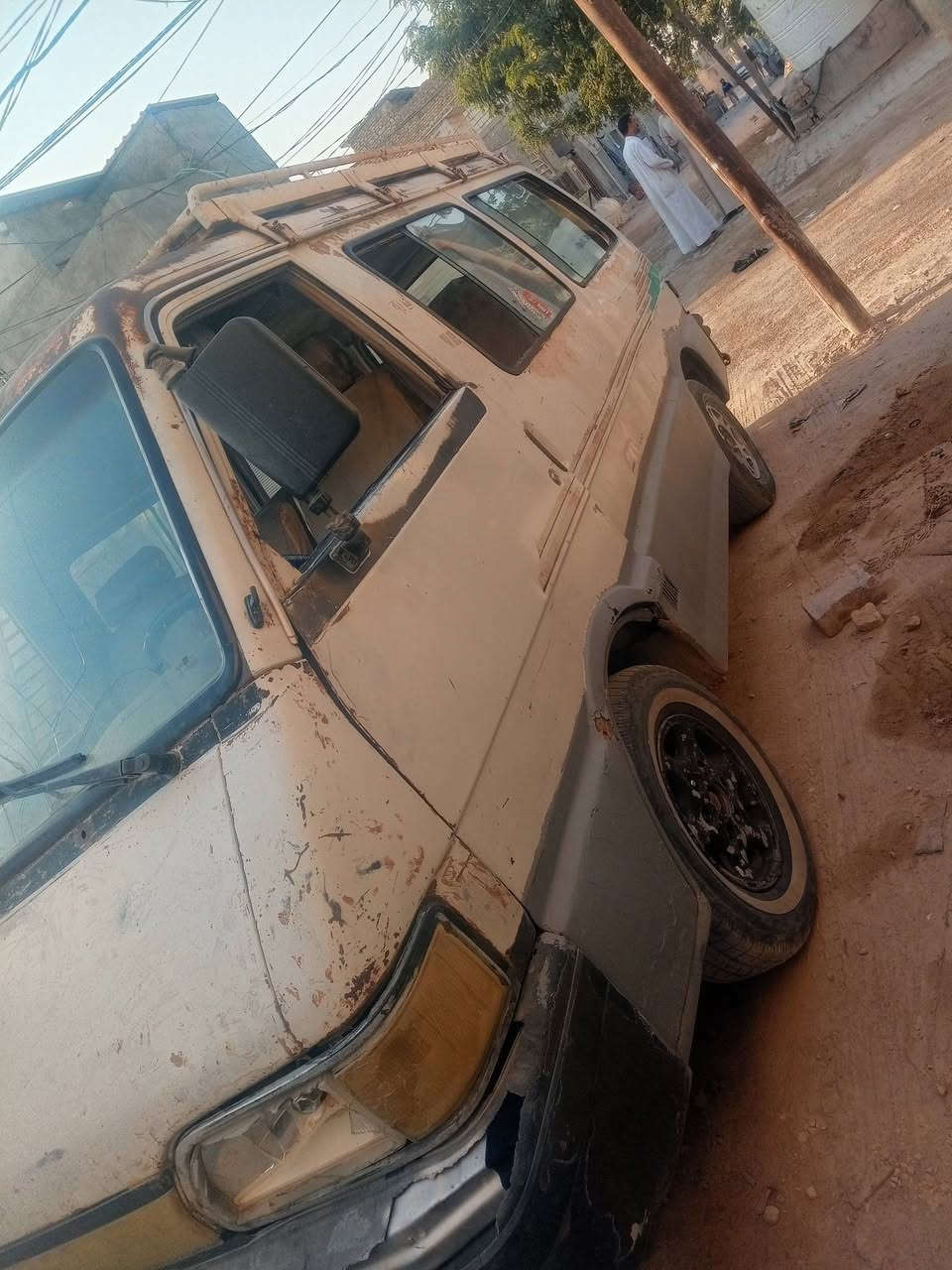 كيا بستا للبيع موديل 93 السعر ب 20 وبيها مجال***********
