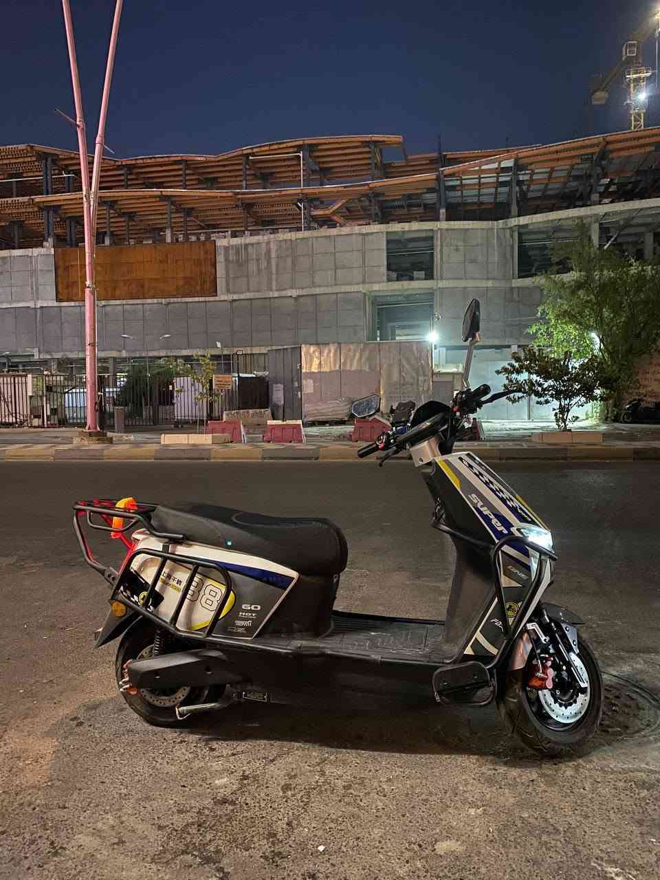 دراجة شحن🔥🔥🔥🔥🔥
كاملة بدون نقص اجدد من الجديدة
نضام انذار
نضام رجوع للخلف
اشاير
سرعة ٩٠ حقيقي
استخدام منزلي جدا قليل
سعر ٩٧٥ 
مكاني بغداد الكرخ غزالية
***********
🔥🔥🔥🔥🔥

