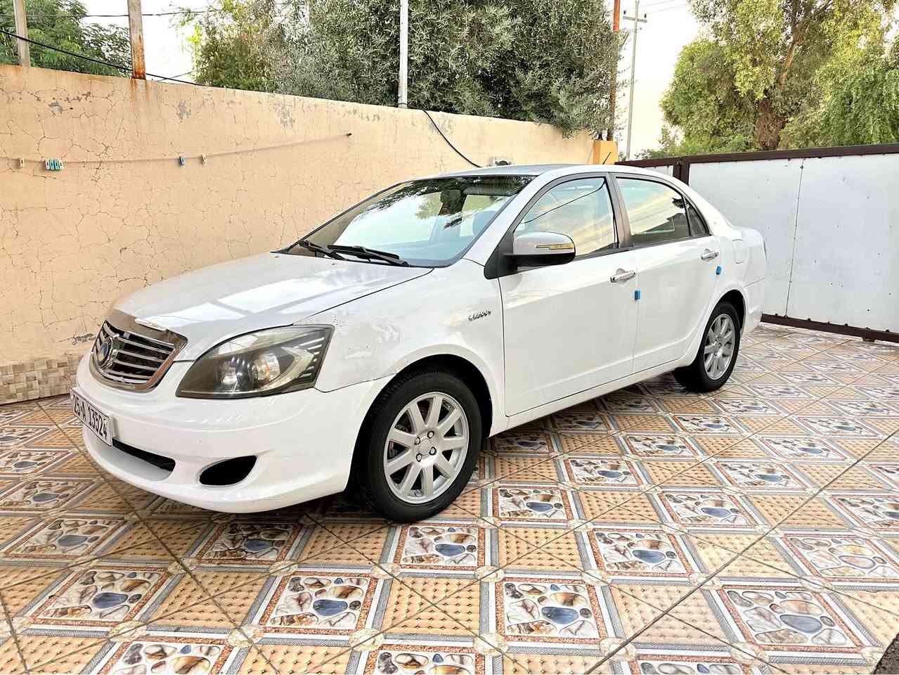 جيلي موبل • ٢٠١٢ • شاشة وكامره
