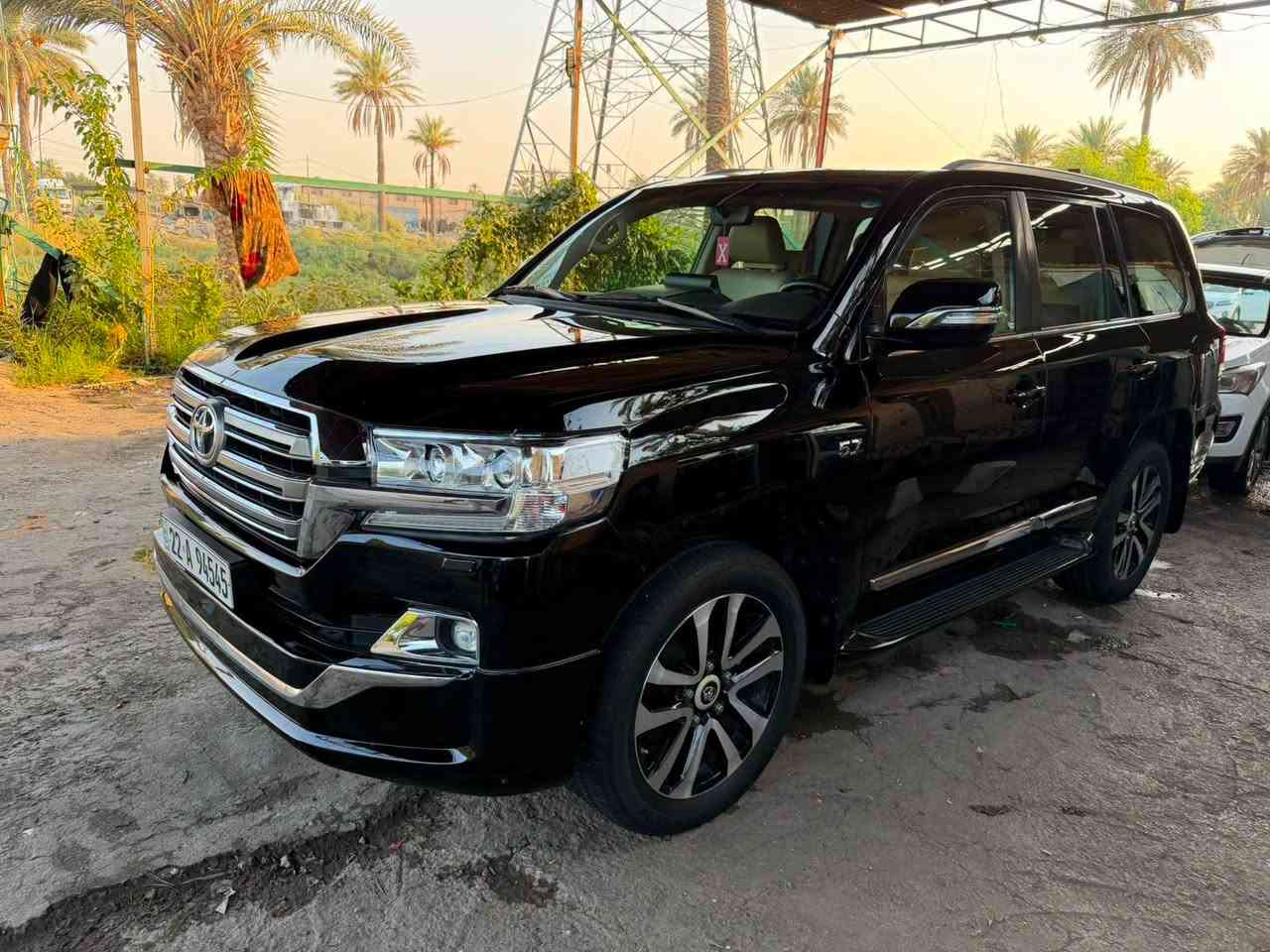 لاندكروزر 2019 (.  لكزس VXR ) 

ماشيه 162 ألف كم
رقم أربيل وباسمي
السيارة حيل نظيفة وكلشي عليها جديد
بيها شبر بالبنيد، بدون دواخل
المكينة والكير والحدادية كلها مكفولة
محرك وكير وواير بشرط مامفتوح
سنوية وهزة وكلشي جديد ومدفوع
السنوية باسمي بشرط التحويل والغرامة
السيارة ما بيها أي دينار مصرف من جميع النواحي
جميع التفاصيل ضمن شرط الفحص

السعر 🟩علق ستصل لك رسالة تتضمن السعر 
للتواصل ***********

