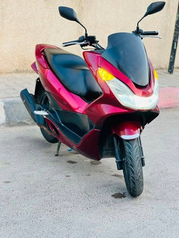 السلام عليكم pcx ياباني لأصلي مكينه 150 دراجه مكفوله كفاله عامه حساس ازدحام حساس استان كله شغال ماشيه 35 حقيقي داجه تتعب تكول جديده مال جناي السعر مليون 650 وبيه مجال بصيط العنوان بغداد  الهاتف*********** اتصل وبيك خير ودلل
