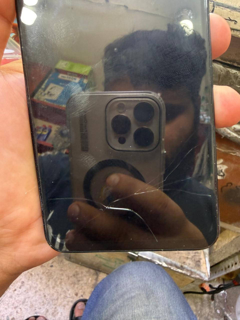 سلام عليكم  تليفون هونر x8 جهاز ريشه بلمس شاشته 90 هيرت بطاريه عملاقه بي بس هايه ضربه بلشاشه وما مئثره على لمس مال العاب وتصفه فول ذاكره128 بدون غراض ب125 عنواني حي الامين ***********
