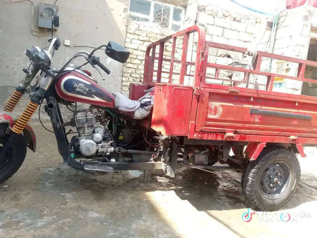 ستوته للبيع موديل 15 اوراقها سحب ماكيناتها 23 خير من الله ستوته نظيفه سعرها 850 وبيها مجال كاني مدينه الصدر حي طارق *********** عازلها بس باب

نص مكتوب في الصور:
- TikTok Lite
- @user2503207379ed667