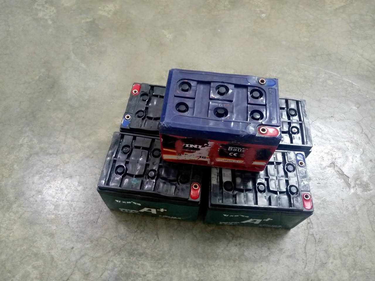 بطاريات شحن للبيع منفوخات ***********
