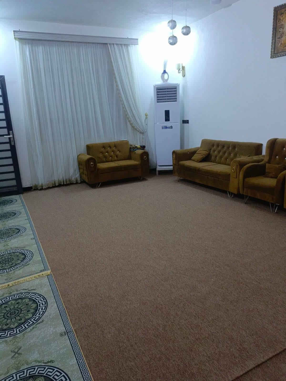 مقابل الجامعة الوطنية • ٢٥٠م • غرفتين