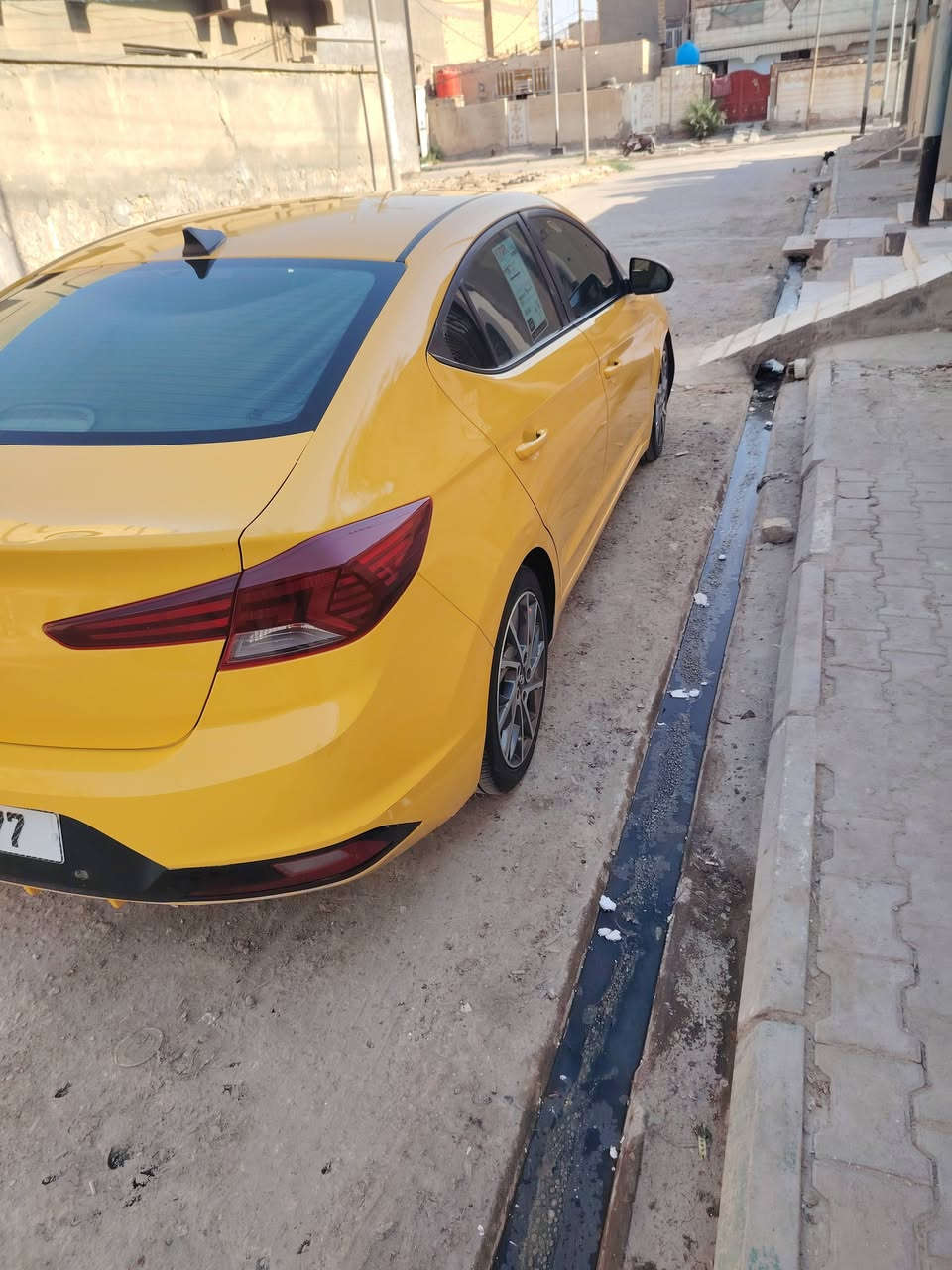 النترا 2020 وارد أمريكي حادث جاملغ و طرف بنيد ماشيه ١٣٠ جاهزه من كلشي حداديه تخم تاير باتري كله جديد كير ومحرك كفاله السياره بأسمي مداور مباشر مصفر ضريبه و هيئه
السعر 130 وبيها مجال بسيط 
مكانها سماوه
***********
