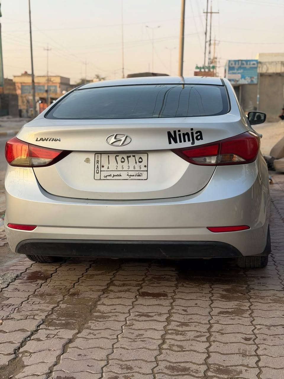 السلام عليكم بسبب الوعود الكاذبه اعيد النشر انتره خليجي موديل 16اللون سلفر بيها جاملغ الخلفي صبغ قليل  محرك 1800السياره حداديه جاهزة تبريد كير محرك كفاله  رقم قادسيه مكان ديوانيه السعر 88وبيه مجال بسيط رقمي ***********
