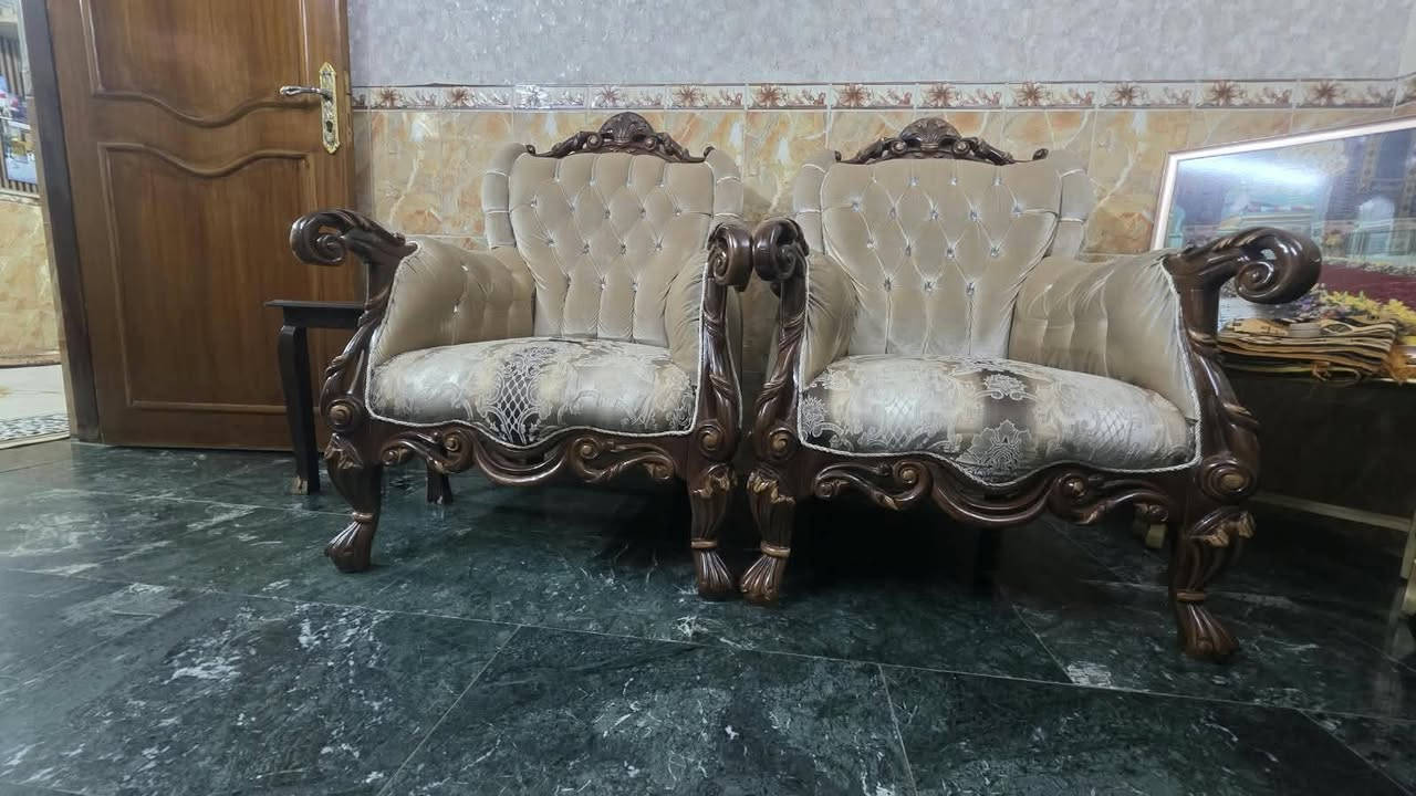 السلام عليكم
تخم تركي ملكي ماركة درجة أولى 
نوع الصبغ صبغ سيارات ضد الماء مع طبلة كبيرة و ٢ طبلة صغيرة 
السعر: مليون ونص
الموقع :بغداد الكريعات الشارع المقابل لمطعم البلام العائلي
قرب ابو رقية النداف
رقم الهاتف :***********
