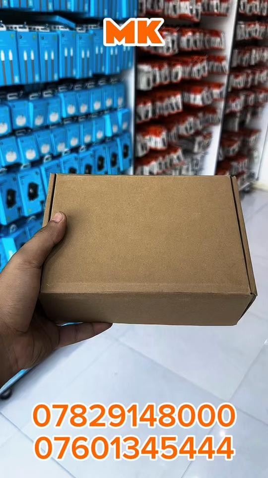 أداة فحص واختبار احترافية مخصصة للكشف السريع والدقيق عن أعطال الملفات والمحثات (Inductors / Buck Coils) على اللوحات الأم للهواتف المحمولة، الأجهزة اللوحية، وأجهزة الكمبيوتر المحمول. المميزات الرئيسية 🔹فحص بدون لحام: يعتمد على تقنية الحث الكهرومغناطيسي لفحص المكونات دون الحاجة لفكها أو إزالتها من اللوحة. 🔹مؤشرات ضوئية ذكية: يضم إضاءة LED ملوّنة تمنحك تشخيصاً فورياً لحالة الملف (إضاءة زرقاء/خضراء تعني أن الملف سليم، وغياب الإضاءة أو اللون الأحمر يعني وجود عطل أو شورت). 🔹منفذ Type-C: يعمل بمنفذ طاقة حديث لضمان سهولة التشغيل والاستخدام المستمر. 🔹سهولة الاستخدام: يحتوي على زر فحص واحد (TEST) لتنفيذ العملية في ثوانٍ معدودة. 🔹تصميم مدمج: هيكل صغير وخفيف الوزن يسهل حمله وتخزينه في ورش الصيانة. ارتقِ بمستوى عملك مع مجهر يمنحك الدقة التي تحتاجها في كل عملية صيانة. 📍 متوفر لدى شركة محمد الخفاجي MK 📞 *********** 📞 ***********
