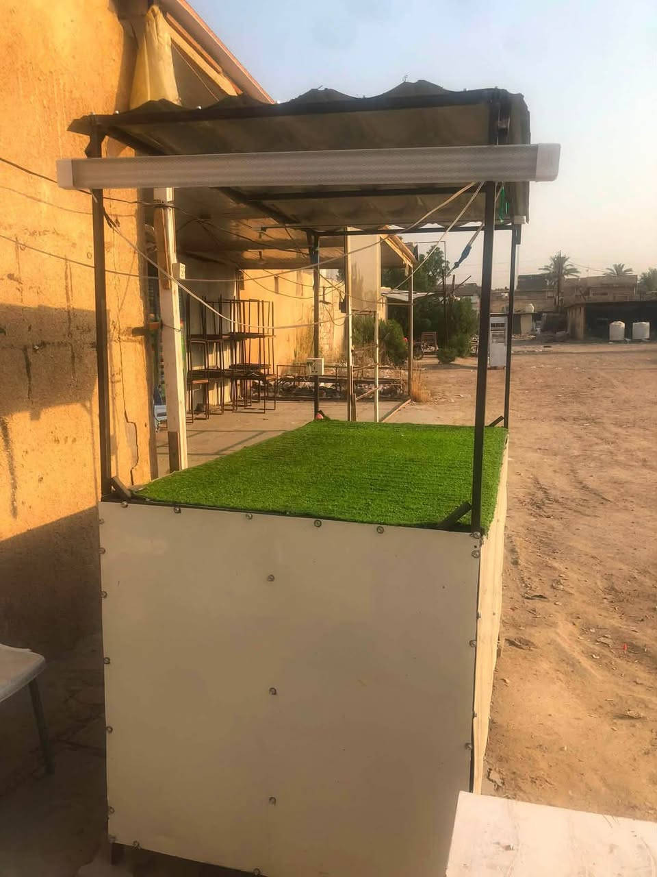 السلام عليكم ميز عصائر طبيعيه مستعجل ع بيعتها مسويها قبل سبوع سويتها ب ٢٥٠ جديده تاخذها بس تشتري خلاطات وتفتح كلشي بيها فلينه مال ثلج ودبه مي وسطل وسيار وكهربائيات كامله سعر 210 وبدون غراض بس بسطيه ب 175 مكاني بغداد اللطيفيه ورا المحموديه تواصل خاص ورقم وواتساب *********** .
