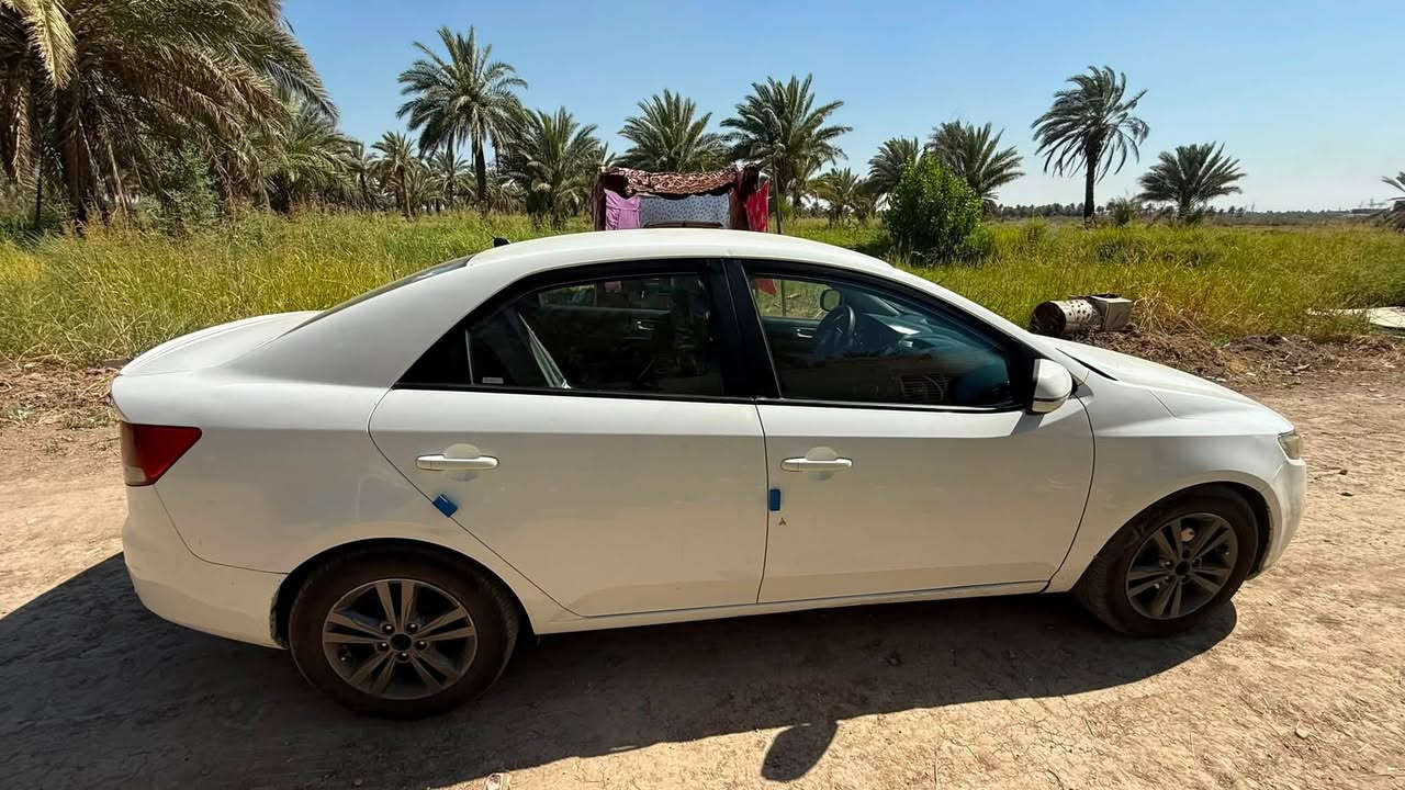 سيراتو 2011 خليجي 
بيه بارد جاملغ خلفي ايمن والايسر 
وبارد كد شبر بالبنيد بدون اي اضرار بالداخل 
وبدون صبغ 
رقم اربيل 
وكاله باسمي 
مكينه بيه خيط بخار 
الكير سليم 
العنوان كربلاء طويريج 
السعر 88$ وبيه مجال 
رقم التواصل ***********

