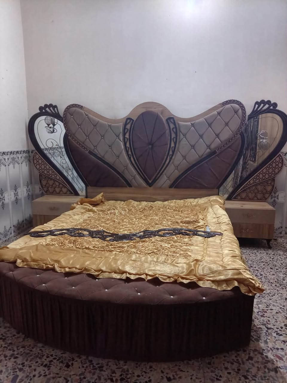 غرفة للبيع 600
شارع اربعين
للاستفسار ***********
