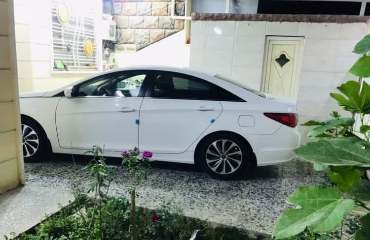 سوناتا 13 خليجي 2400
ابيض بغداد انگليزي باسمي 
كفالة عامة صبغ تبديل وتبريد والفتح 
كلها على وضع الشركة نظيفه جدا 
السعر 140 وبيها مجال 
مكاني بابل 
***********
