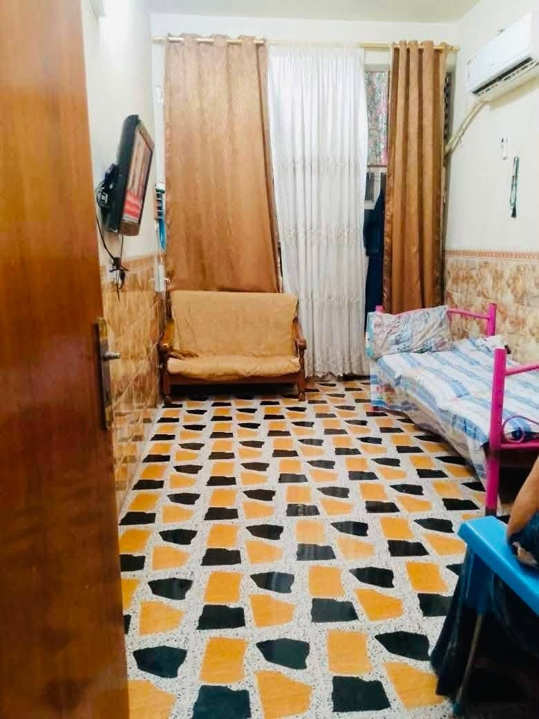 السلام عليكم بيت للبيع اكثر 150 متر موقع البستان طابو زراعي   نزله فائز  الحداد سعر 66 وبيه مجال هاذ رقمي ***********

