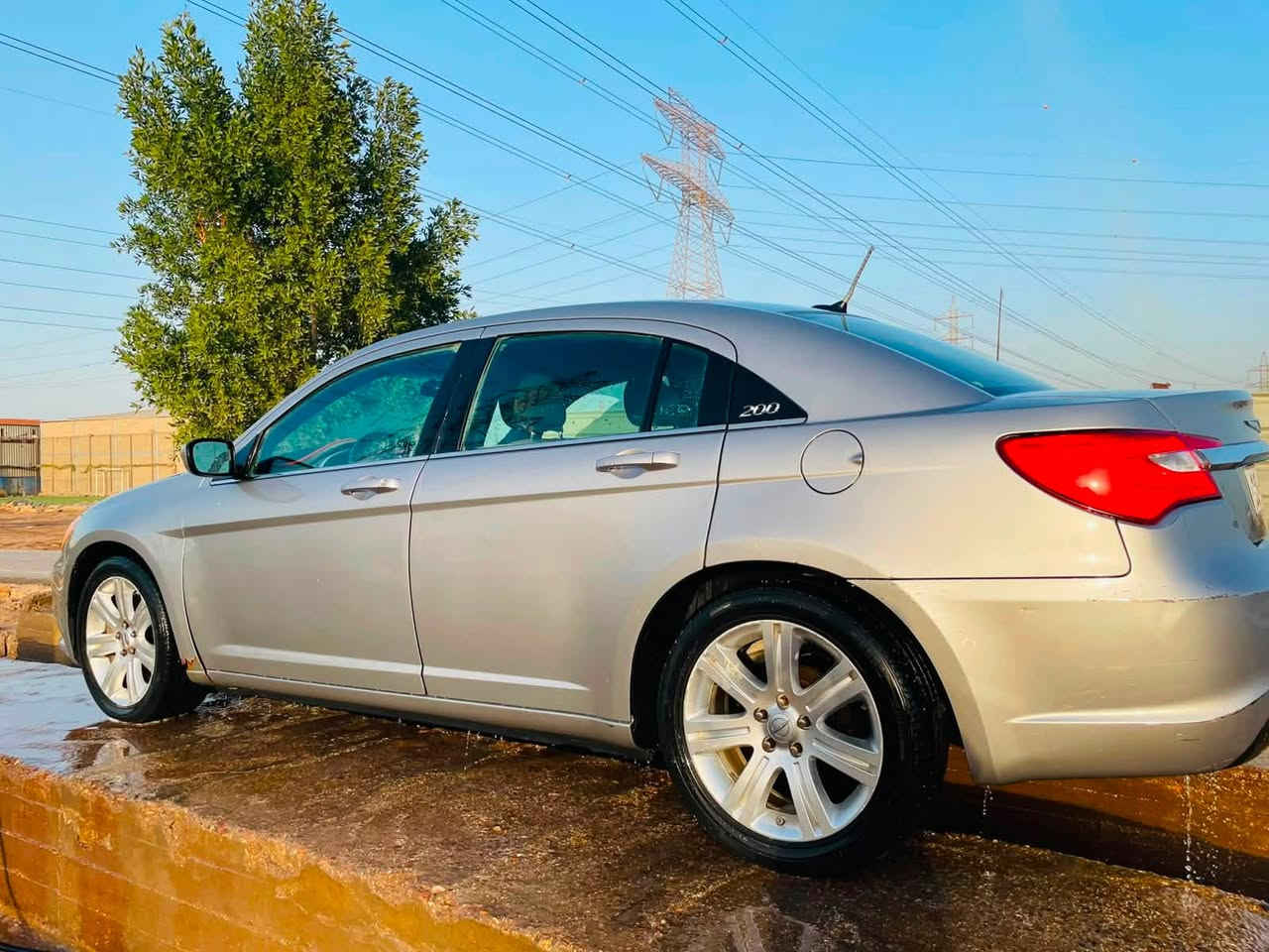 السلامُ عليكم…
للبيع فقط 

Chrysler C200 
الموديل 2013.  وارد امريكي  محرك 2400 اللون سلفر 
الضرر جاملغ امامي جهة الصدر مثل ما موضح بصور الحادث  المرفقة بالمنشور والجاملغ الخلفي صبغ للجمالية فقط اثر شخوط     الكير 6 نمر   السيارة ليبل واحد بدون تبديل  رقم بابل الانكليزي الجديد تحويل مباشر سنوية 2026 
       عداد المسافة 137 الف ميل حقيقي 
ويكل كب 
تحكم كامل 
Aux 
السيارة نظيفة وجاهزة تبريد ثلج موجوده بالحله 
السعر 73 ورقه وقابل للتفاوض للجاد بالشراء 
للأستفسار *********** ( واتساب )
