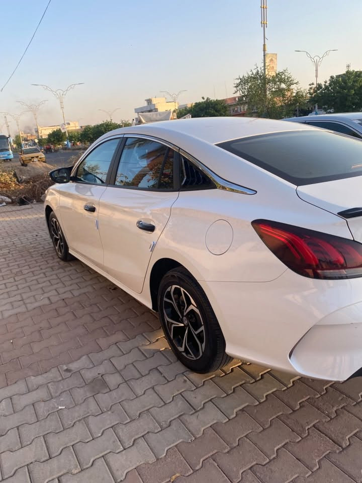 ام جي جتي موديل 24 كير عادي  بيه قطعتين بدون دواخل ماشي 50 سنويه لحد 30 سعره 92 بيه مجال يراهم مراوس ***********
