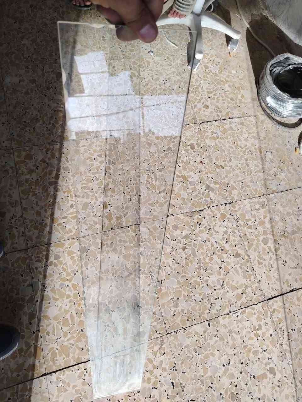 رفوف جام عدد 10رفوف حديد عدد12 وشايلات وياهن للبيع هذا رقمي ***********
