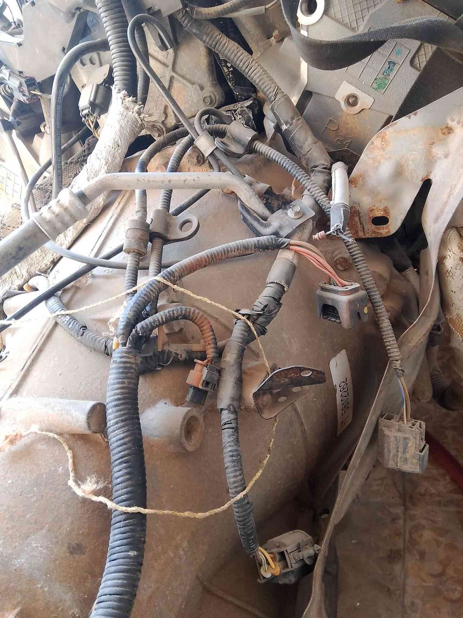 محرك رانج روفر 4400تنفس طبيعي وارد امريكي كامل هوة وتفرعاتة كامل مكمل جيب وشد وشغل مكاني بغداد للاستفسار ***********
