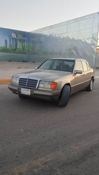 من رخصت الادمن المحترم مارسدس دب موديل٨٥ بغداد مكانه بغداد بيع او مراو...