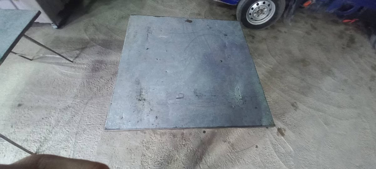 سلام عليكم ميوزه حديد مربع العدد ٦٠ ميز سعر الميز ٣٥ الف اللبيع شلع الاستفسار الاتصال ***********
