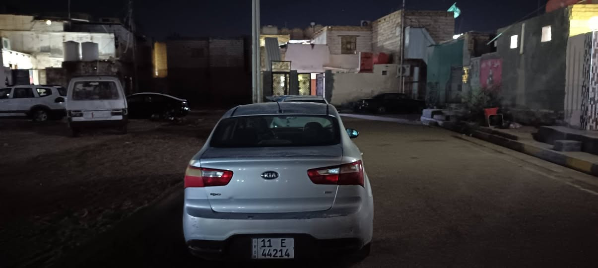 كيا ريو 2017
رقم بغداد تترقم بل حله 
حادث جاملغ بنيد  وبيها رصعات بسيطه ماتبين 
السياره نضيفه مابيها شي ومرتبه مال تكسي ماشيه 14 الف  
رايديها ب 77 وبيها مجال للشراي رقمي ***********
