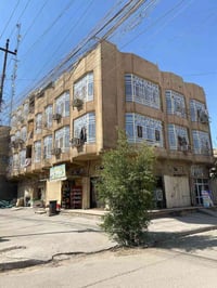 عمارة للبيع بسعر مناسب جداً جدا   المساحة 300 متر زنجيل على ثلاث شوارع...