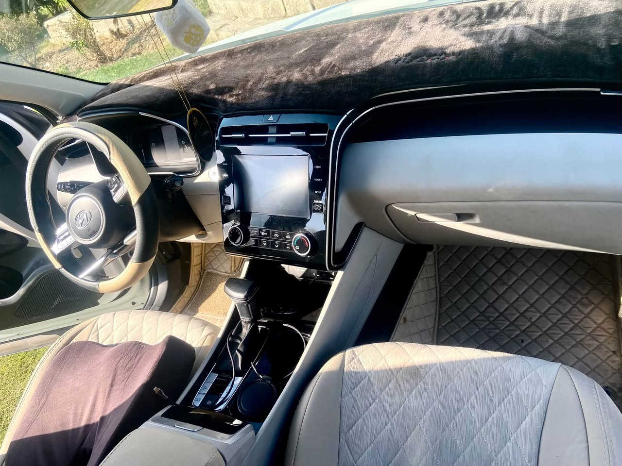 للبيع توسان بحالة الوكاله كفاله ما عدا شبر صبغ بالجاملق الأمامي
💎موديل ٢٠٢٣
💎ممشى سياره 90الف 
💎سياره ستعمل شخصي 
💎سياره فول لد 
💎شاشة كبيره خليجي 
💎كأمره خلفيه مع نضام مانع تصادم 
💎محركه 2000 دوش
💎سبير مانزل مع ملحقاته 
💎ستار أبواب خلفيه بصمه تشغيل عن بعد
💎مقاعد كهربائية 
💎تحكمات ستيرن جهتين 
‼️ملاحضه سياره فول عده فتحة السقف 
📍موقع السيارة صلاح الدين بلد  رقم اربيل تحويل شوكت مايعجبك 
ملاحظة سياره ماتتقارن مع سيارت تعبانه 

‏‎🔴 لمعرفة السعر / علق داخل المنشور اي تعليق ويجيك رد اب اقرب وقت 

🤙او اتصل عل رقم الموجود (***********)
