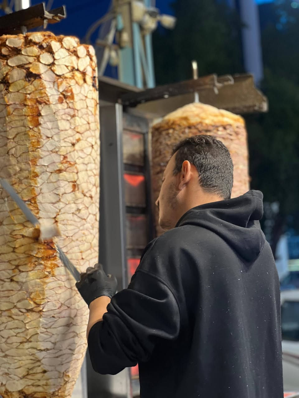 السلام عليكم ورحمة الله وبركاته
اني خلفه شاورما دجاج و لحم تخمير و شد وتنزيل عنواني العامريه
التواصل على الرقم الجوال (***********)

