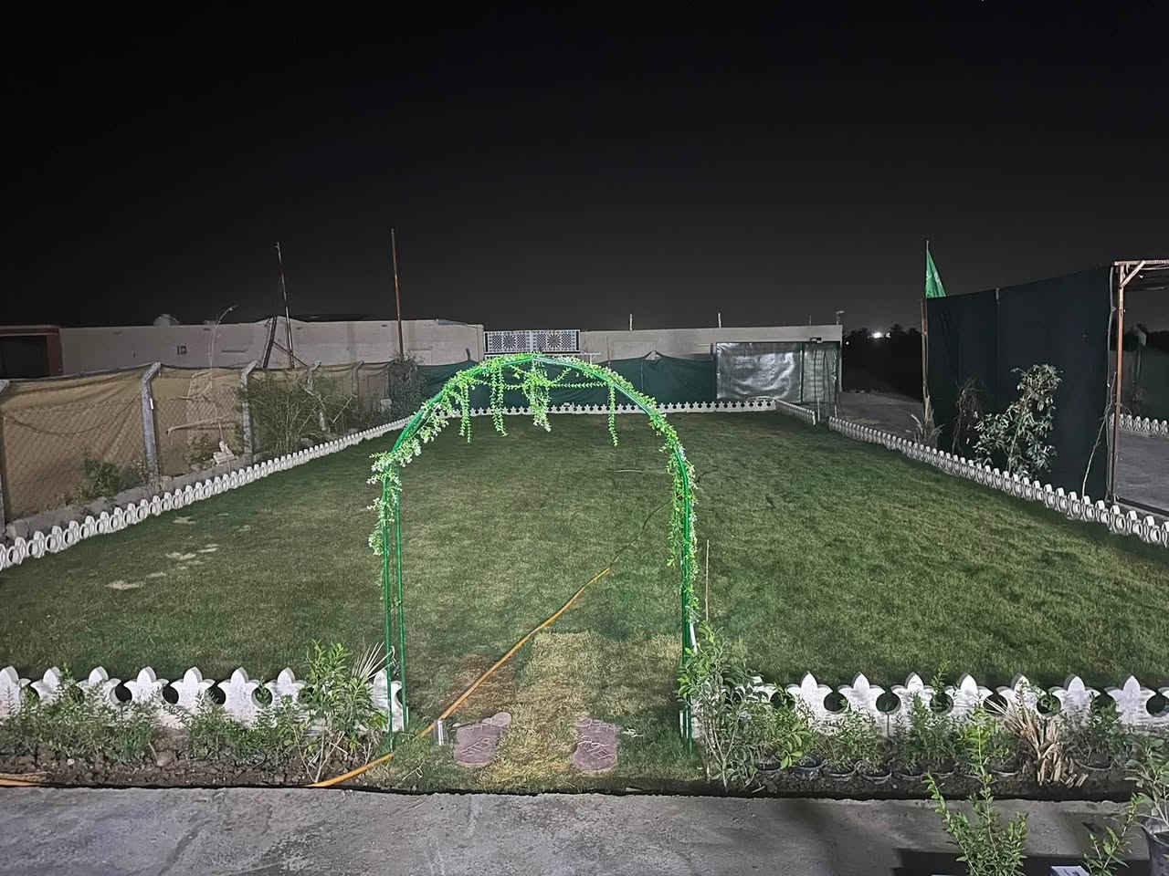 سلام عليكم نص دونم للبيع 1250متر 

طابو صرف الشعله قرب تمثال عكركوف 

مساحه البيت 300متر +5غرف نوم كبار 

حديقه كامله 🌳🌿

صاله ومطبخ حار وبارد لتواصل رقم الهاتف  

***********📞

لتوضيح يرهم مراوس بيت بمنطقه الحريه
