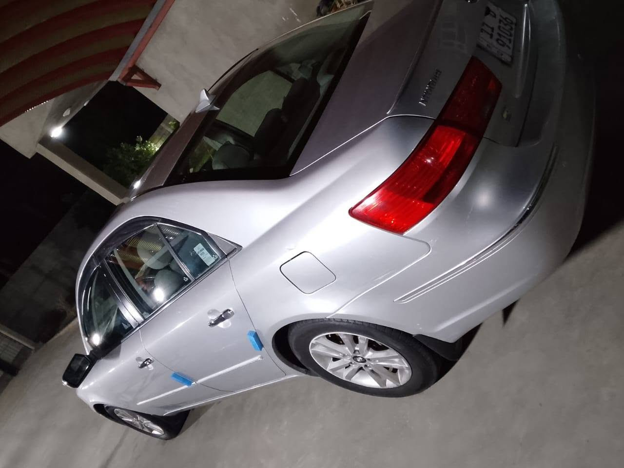 السلام عليكم سوناتا موديل 9 وارد امريكي رقم بغداد باسمي بيها 3 قطع صبغ بدون دواخل محرك 2400 كير مابيه شي رايدهه 110 وبيه مجال قليل مكاني بغداد الدوره ***********
