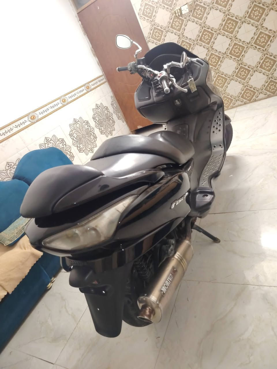 سلام عليكم فورزة ٠٨ رياضي  دراجه جديدة ما ناقص بيهة أي شي عارضها ٩٥٠ وبيهة مجال قليل مكاني بغداد *********** مري عقرب ستان رياضي ستان مبايل كلاص نقص فقط بكلايت مكسورة جامه فقط
