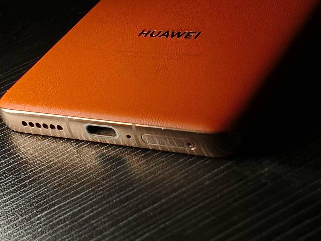 Huawei Mate 50 Pro
ذاكره 512رام 8
بطارية 100 🔋 
بدون ملحقات
طبع خفيف بالشاشه ابد مينشاف  بس اذكره للامانه خفيف جدا
بدون ملحقات 
نظافه لجهاز 95

عنواني بغداد مدينة الصدر 
توصيل متوفر فقط باعتماد 
***********
