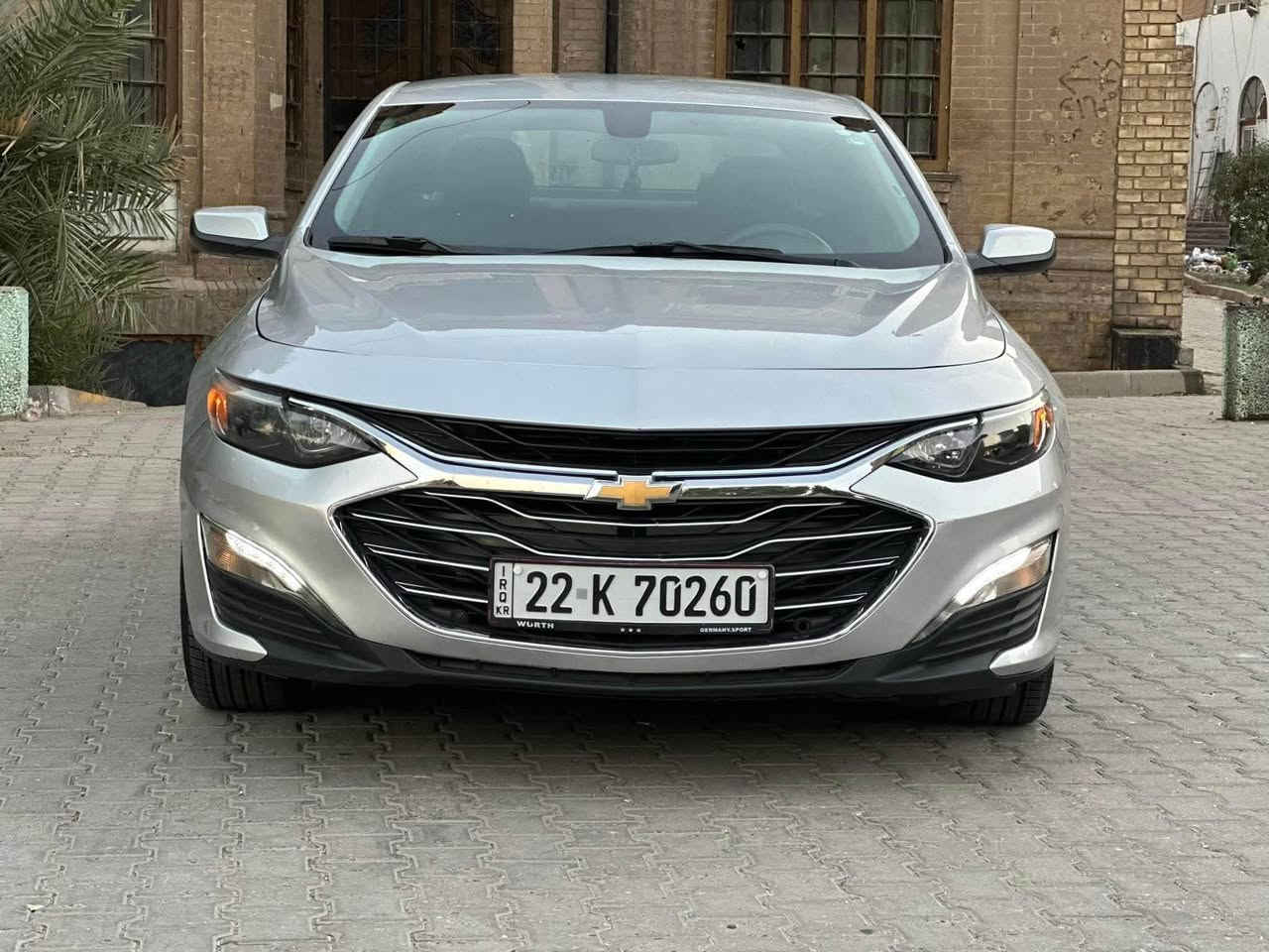 🚘للبيع فقط شفروليه ماليبو LT موديل 2022

• الممشى: 38 ألف مايل قابل للزياده ( ممشى امريكا ٢٩ الف مايل )
• فئة LT مواصفات معروفه

• سيارة استخدام بيت ومحافظ عليها ومعتني بيها تبريد ثلج بلادي
• الصيانة أول بأول سياره اعتماديه عمرها مافشلتتي صارلها سنتين عندي
• ميكانيك السيارة كله على وضع الشركة وما مملعوب بأي جزء
• الصدر الأمامي جديد قبل أسبوعين بدلته موجوده الوصولات يم العماد
• السياره بدون صبغ الحادث سطحي، فقط جاملغ جهة عكس السائق وتم استبداله بنفس اللون ، ايرباك دركه ستيرن فقط وتم استبداله بقطعه وكاله صور الحادث مرفقه

• مركب عليها عدسات شمسي أصلية وقويه وضمن القوانين
• صيانه دوريه عند أرض الشوفر 
• جميع أغراض الوكالة والكتلوكات موجودة.
• السيارة باسمي، سنويتها سارية وشرط التحويل ( رقم مميز )

💰 السعر المطلوب: ١٣٠ ورقة وبالعافيه على الي ياخذها 
سونارها موجود مال مندلاوي واي مكان تحب تفحص عادي

مكانها بغداد اعظميه سبع ابكار
***********
