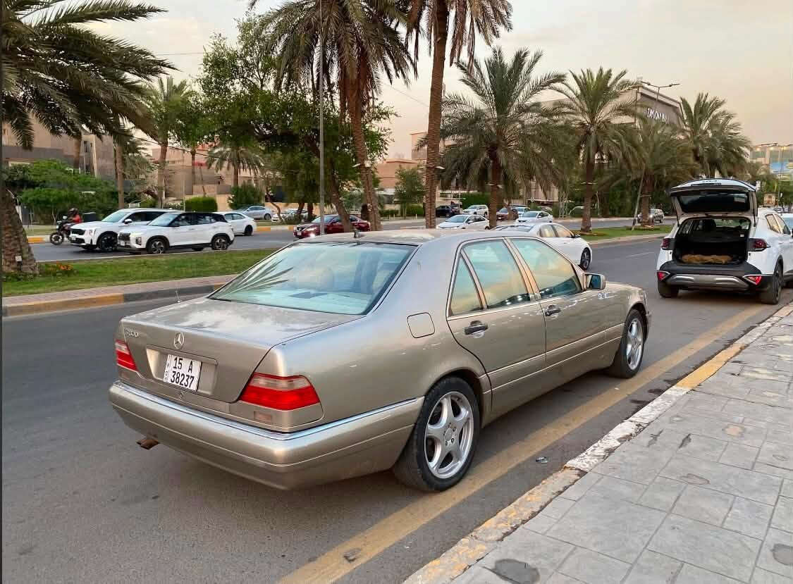السلام عليكم 
مارسدس S500 
شبح 8 سلندر 
لون ذهبي 
محرك وكير نظيفات 
السياره مصبوغه عام 
موديل 1992 

تبريد شغال 

سلايد روف. غير شغال
تخم ويل كب جديد 
تايرات زوج جديد. 
وزوج نص عمر
السياره بسمي      رقم انبار دولي 
تحويل مباشر
للبيع فقط بدون مراوس   
السياره بيها بعض النواقص 
سعرها. 64 ورقه   
***********
مكانها السياره بغداد
