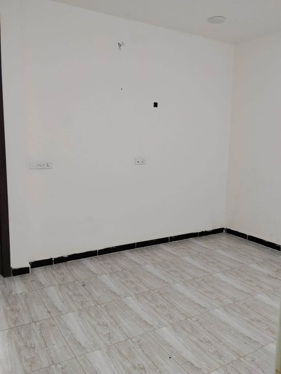 🏠 للإيجار

📍 الموقع: البوعيثة – مجمع السلطان الثالث.

📐 المساحة: 50 متر.

🔹 يتكون من:

* غرفتي نوم

📞 للاستفسار والحجز:
***********
اتصال أو واتساب
