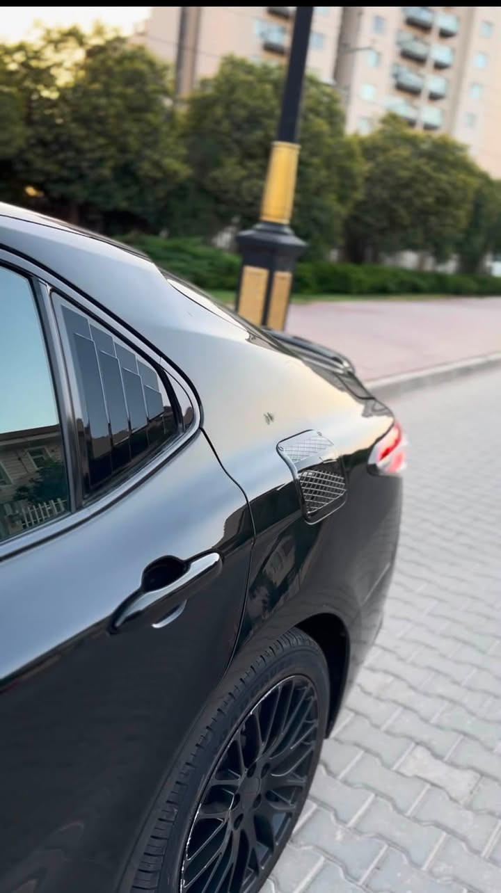 Camry se 2020 model (nightshade)
پاکێچێکی تایبەتی شەریکەی تۆیۆتایە و ئەمریکیە سەیارەکە 115 هەزار کیلۆمەتر ڕۆشتوە  یەک پارچەیە سەیەرەکە ئەویش چەمەلەخی دواوەیە سەیارەکە پشتو پێشی کەپسە بە شەرت سێرڤسی چاکی بۆ کراوە شتێکی پاک 

بۆ نرخەکەی 180$ و معامەلەیەکی برایانە سەیارەکە زۆر پاکە 

رەقەم شانسی: 4T1G11AK8LU955929

رەقەم تەلەفون : ***********
