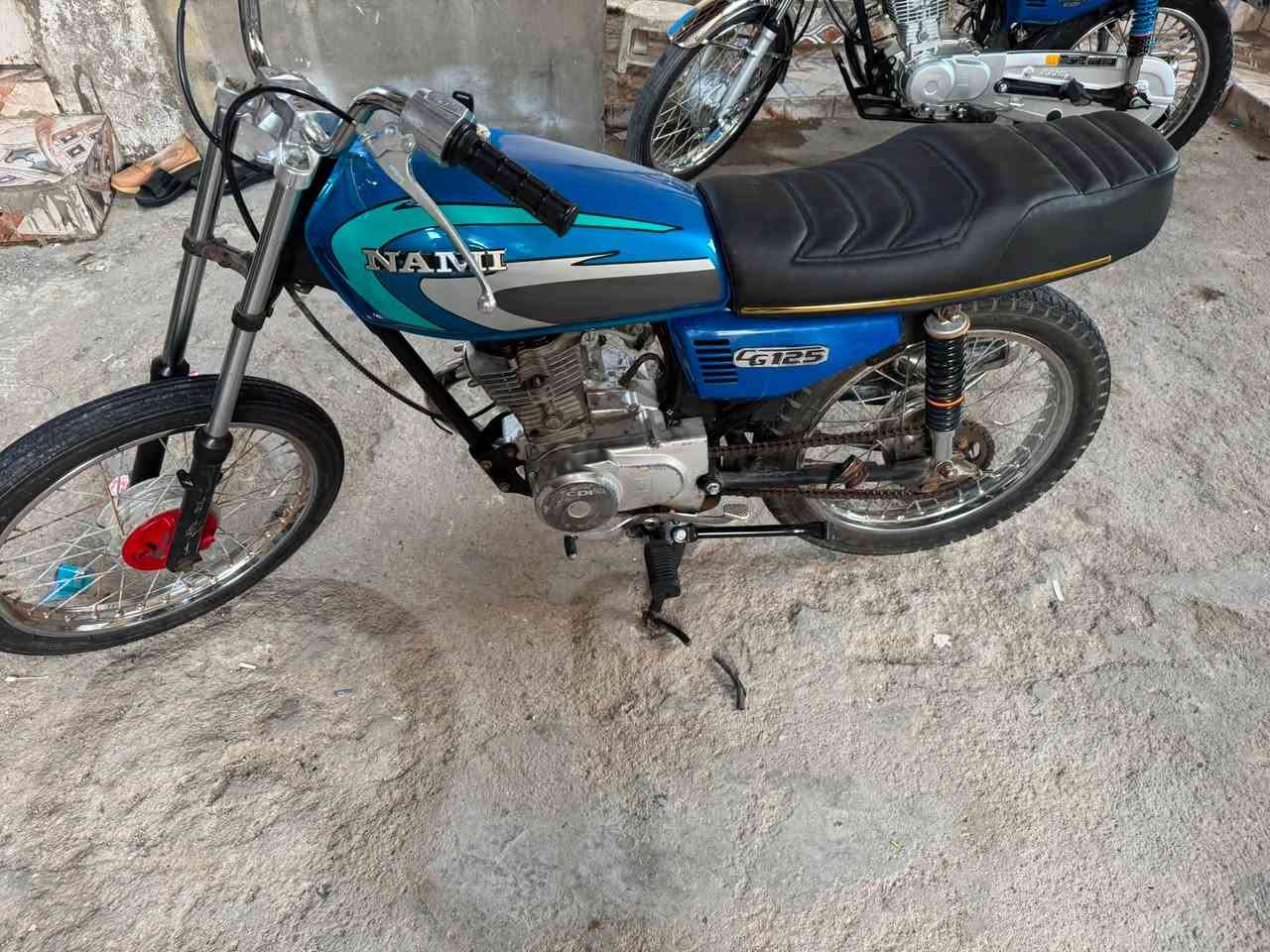 دراجه للبيع ادوات سعر ٤٥٠ وبيه مجال قليل دراجه شوفت عينك تانكي كشن جديد ومرتبه دراجه ما نانقصه اي شي رقمي ***********
