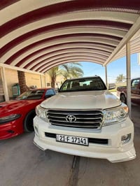 لاندكروز موديل 2013 ،ماشيه 140 الف حقيقي وقابل للزياده السياره ،بريم ا...