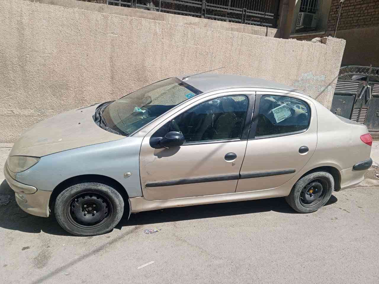 بيجو فرنسي موديل 2009/206 سيارة خير من الله كير ومكينة تبريد شغال سعرها 30 ورقة عنوان بغداد ***********
