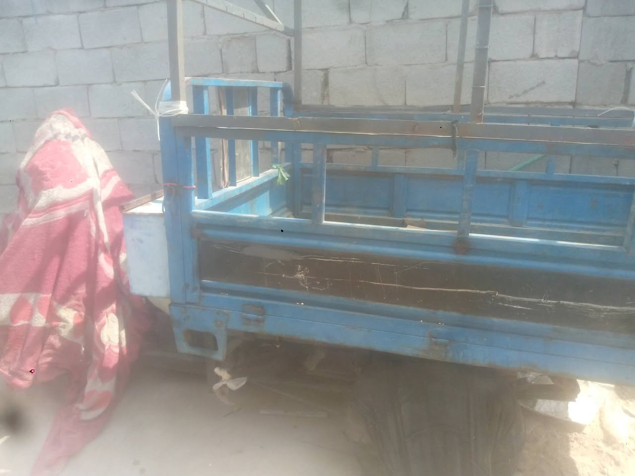 لبيع وراق سعر 600لمكان بصره قبله ***********
