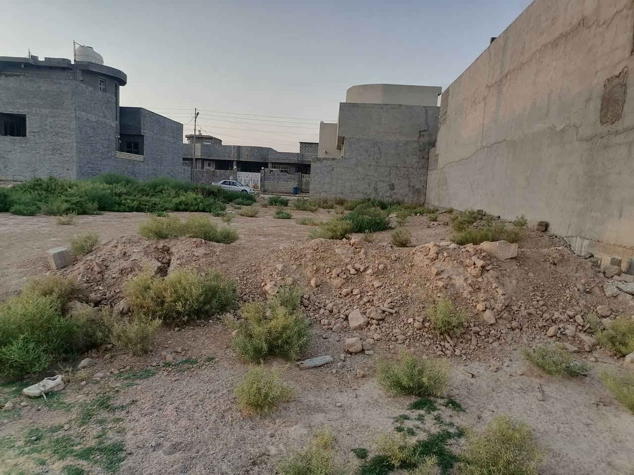قطعه ارض للبيع مساحه 150 متر مدفونه كامله طابو زراعي 25 تحويل مباشر واجهيه سبعه ونص نزال عشرين السعر 15 وبيهه مجال بسيط الشراي مكاني الصقلاويه كاع الكبيسي امراوس بسياره هم يرهم *********** ***********
