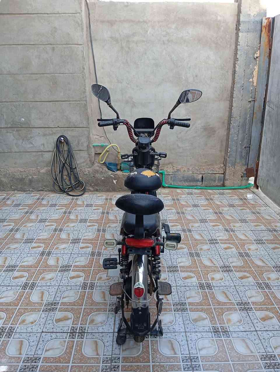 السلام عليكم
بايسكل شحن للبيع 
بلا بطاريات
السعر 170 أو بيه مجال
اي استفسار علي 
*********** أو بيه واتساب
