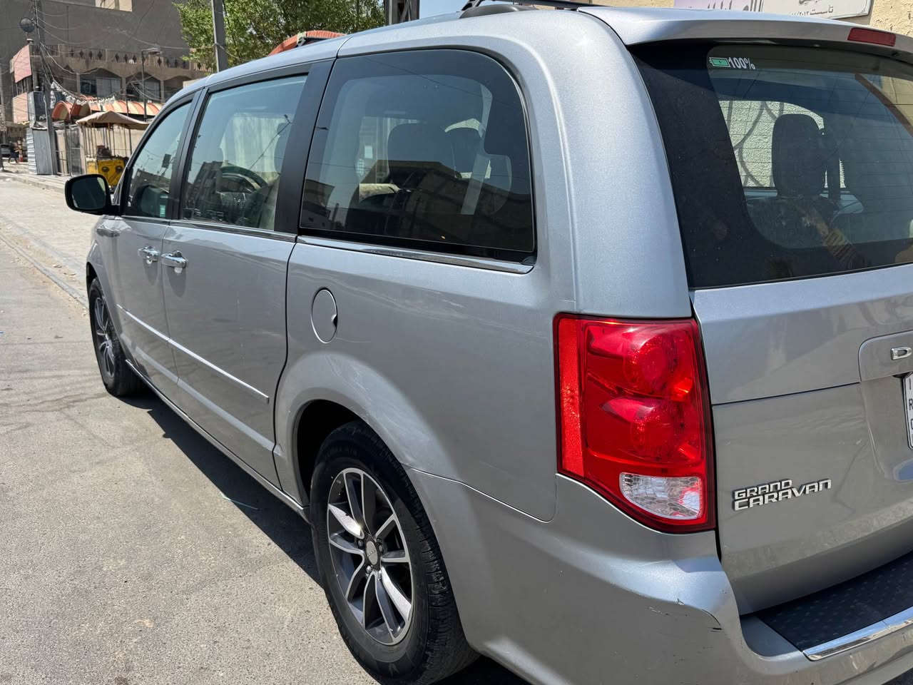 🚘 للبيع – Dodge Grand Caravan2017 SXT 🚘

✨ لون رصاصي ( سلفر )
✨ سعر مميز: 165 ورقة فقط

المواصفات:
✅ أبواب جانبية كهرباء
✅ باب الصندوق كهرباء
✅ كوشن السائق كهرباء
✅ كوشنات منفصلة (سياحي)
✅ تبريد ثلاث قطع
✅ الجام الأمامي والخلفي كهرباء
✅ محرك 3.6 لتر

✅ المحرك، الكير، الصدر، ومنظومة التبريد كلها بحالة ممتازة وجديد.

📌 ملاحظة بكل شفافية 
السيارة بدون حادث في امريكا صور الحادث مرفقة بالمشنور
اهنا بالعراق بيهه بارد شخط فقط بدون تبديل وصبغ
💰 السعر: 165 ورقة 

📍 موقع السيارة: بغداد.

📞 للاستفسار والتواصل:
*********** بغداد, العراق
