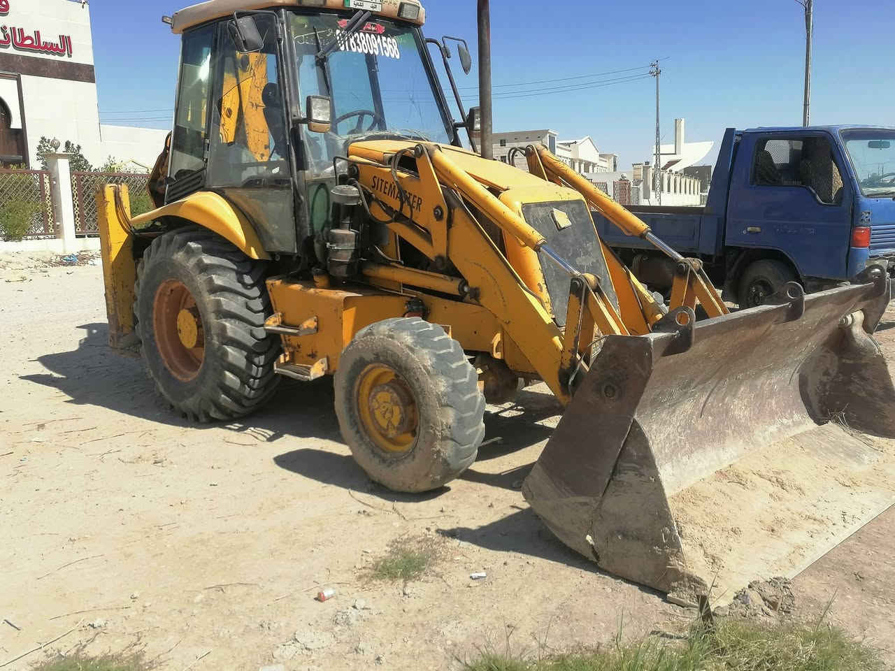 سلام عليكم  حفارة جي سي بي  موديل 2000 بحالة جيدة
المحرك والكير تجفيت جديد مكفولات
مضخة جديده كل الحركات بدون تاخير 
تايرا خير من الله موضحات بالصوره 
نصبته حلوه  جاهزة للعمل 
الاستفسار على هذا الرقم 
***********
