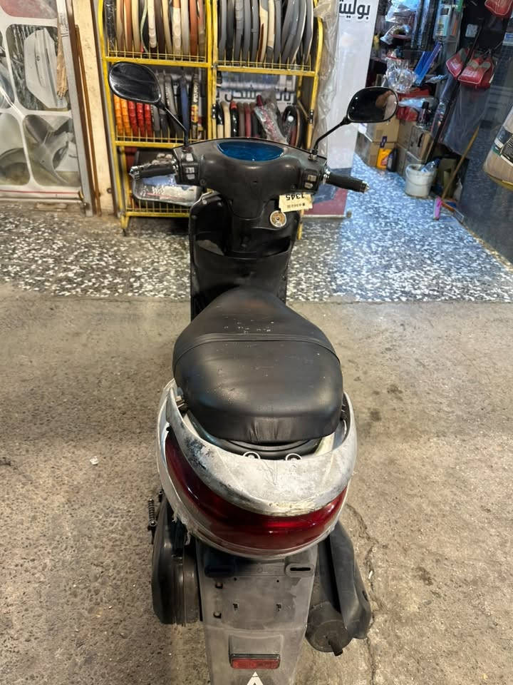 بريز محرك كفاله شرط خرسه شلعه معدل خير من الله كهربائياتها كلها شغاله سلف هندر 
السعر 650وبيها مجال 
السكن غزاليه شارع المشجر 
***********
